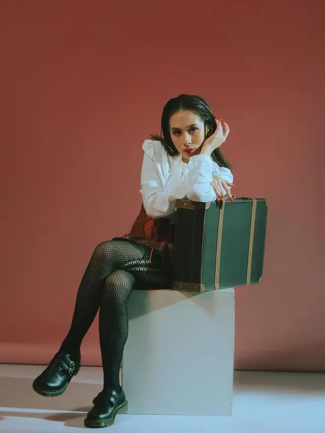 Adhisty Zara (https://www.instagram.com/p/CSyPsK3hRBT/)