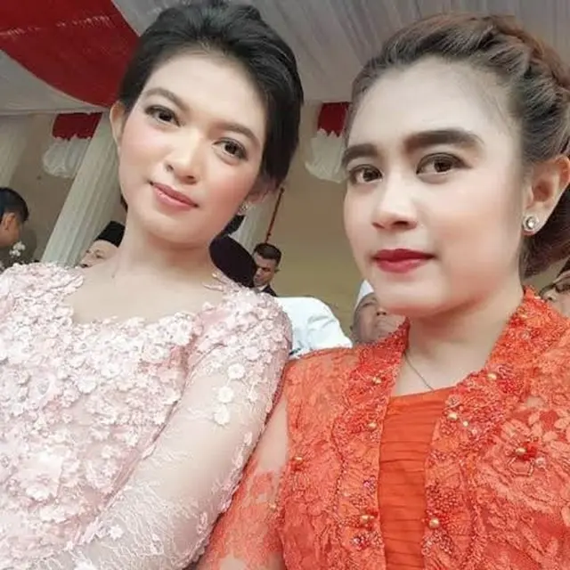 6 Kebersamaan Selvi Ananda dan Kakak yang Jarang Tersorot, Kompak Bak Sahabat