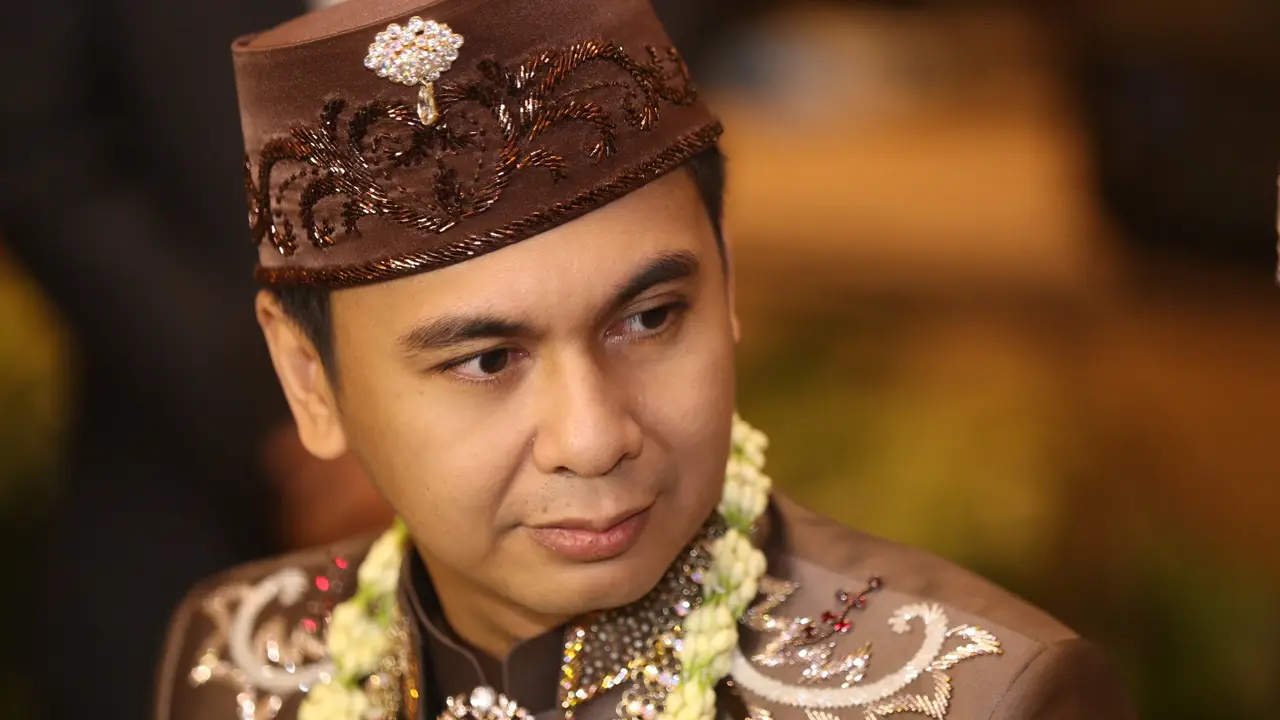 [Bintang] Raditya Dika dan Anissa Aziza