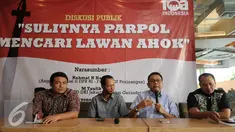Wakil Ketua DPRD DKI Jakarta, M Taufik (ketiga kiri) memberikan pandangan pada sebuah diskusi publik di Jakarta, Kamis (30/6). Diskusi membahas Sulitnya Parpol Mencari Lawan Ahok pada Pilkada 2017 mendatang. (Liputan6.com/Helmi Fithriansyah)