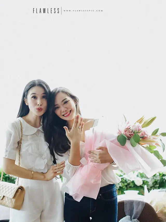 [Fimela] Yuanita Christiani dan Sandra Dewi