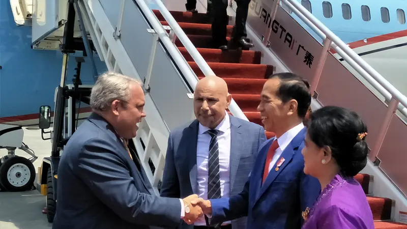 Jokowi tiba di Papua Nugini guna menghadiri KTT APEC ke-26. (Septian Deny/Liputan6.com)
