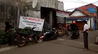 Warga Anyer Dalam, Kota Bandung, tampak beraktivitas di kampung mereka sebelum terjadi penggusuran paksa. 12 Oktober 2021. (Liputan6.com/Dikdik Ripaldi)