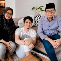 Kenangan Irwansyah dan Ibunda. (Instagram/@irwansyah_15)