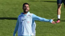 Pemain timnas Turki Arda Turan dalam sesi latihan di Bandol, selatan Prancis pada 19 Juni, 2016. (BULENT KILIC / AFP)