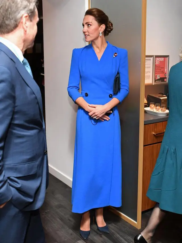Gaun biru yang dipakai Kate Middleton saat menghadiri acara COP26.