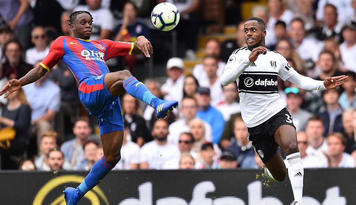 Musim lalu Aaron Wan-Bissaka tampil memikat bersama Crystal Palace sebagai bek kanan. (Photo by Glyn KIRK / AFP)
