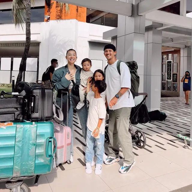 Hamil Anak Keempat, Ini 8 Potret Harmonis Keluarga Irfan dan Jennifer Bachdim