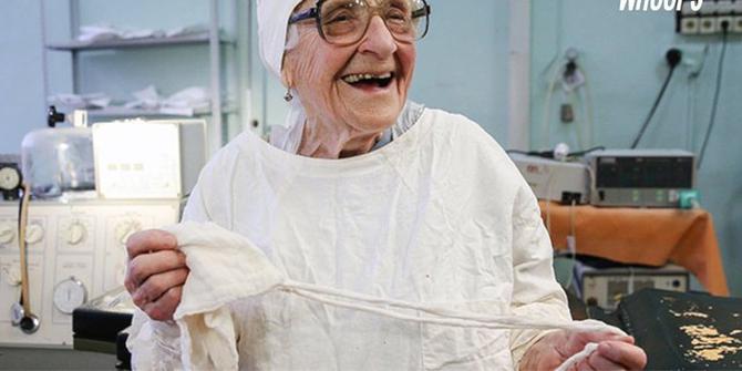 Berusia 90 Tahun, Nenek Ini Masih Jadi Dokter Bedah Cekatan