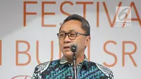 Ketua MPR, Zulkifli Hasan memberikan sambutan pada acara Festival Putri Bumi Sriwijaya (PBS) yang diselenggarakan oleh Indonesia Tionghoa di Jakarta, Kamis (29/3). (Liputan6.com/Pool/Agus)