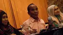 Dalam konferensi pers itu, Annas Maamun membantah dirinya pernah melakukan tindak pelecehan seksual sebagaimana yang dituduhkan wanita berinisial WW kepadanya, Jakarta, (11/9/14). (Liputan6.com/Faizal Fanani)