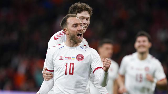 FOTO: Belanda Kalahkan Denmark 4-2