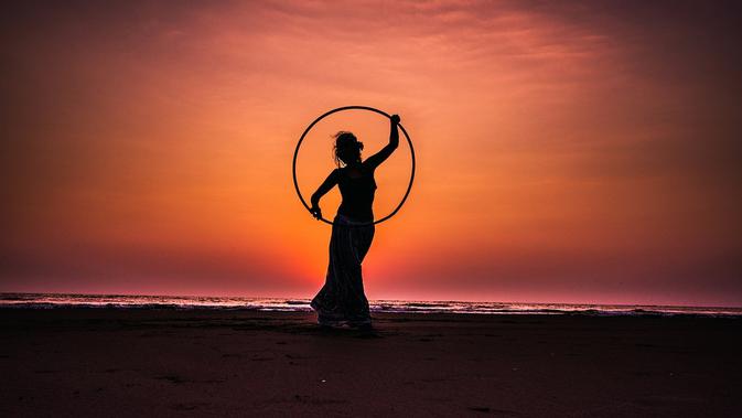 5 3 1963 Permainan Hula Hoop Mulai Dipatenkan Global Liputan6 Com
