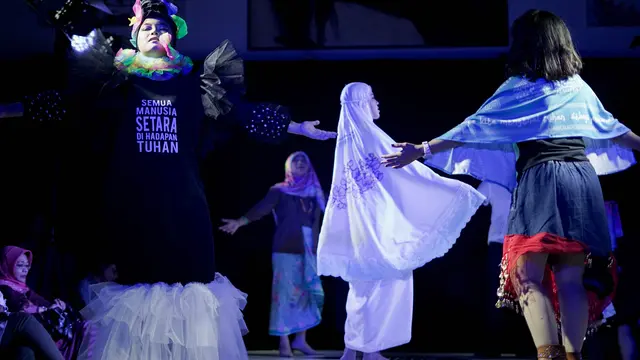 Menyatakan Kebebasan Berekspresi Melalui Dunia Fashion