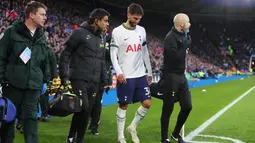 Pemain andalan Tottenham Hotspur, Rodrigo Bentancur masih berkutat dengan cedera sejak akhir musim lalu.
Gelandang berusia 26 tahun itu menjalani operasi menyusul cedera ACL yang dideritanya melawan Leicester dan bisa absen hingga November mendatang. (Photo by Geoff Caddick/AFP)