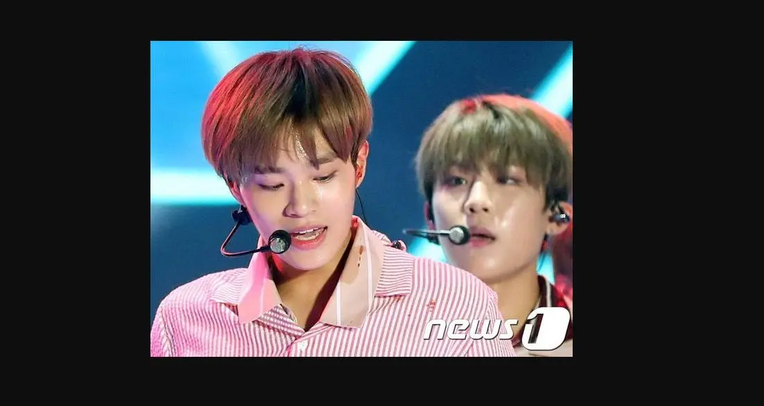 Telinga Lee Dae Hwi Wanna One berdarah saat manggung.