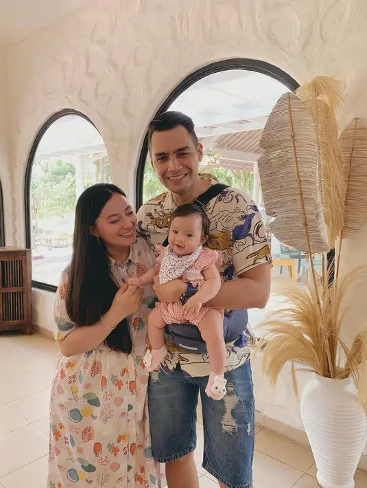 Asmirandah dan Jonas Rivanno (Instagram/asmirandah89)