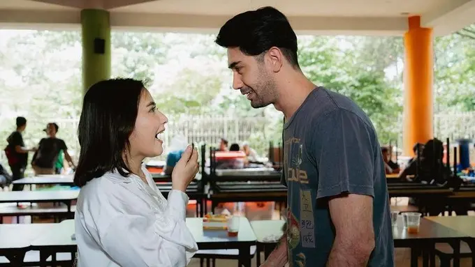 Prilly Latuconsina dan Reza Rahadian (Instagram/prillylatuconsina96)