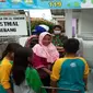 Kampanye pola hidup sehat dan bersih dilakukan prajurit TNI AL di kawasan pesisir Cirebon. Foto (Liputan6.com / Panji Prayitno)