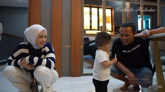 Ketemu Sule dan Putri Delina, Ini 7 Momen Nathalie Holscher Jemput Baby Adzam