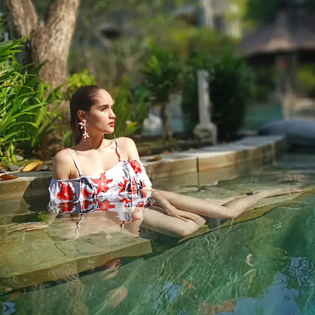 6 Kegiatan Cinta Laura Saat 'Di Rumah Aja', Patut Ditiru