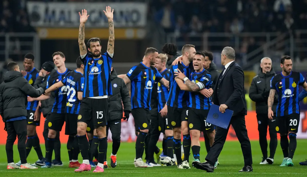 Kemenangan semakin mengukuhkan Inter Milan di puncak klasemen sementara Liga Italia dengan 57 poin dari 22 laga. (AP Photo/Antonio Calanni)