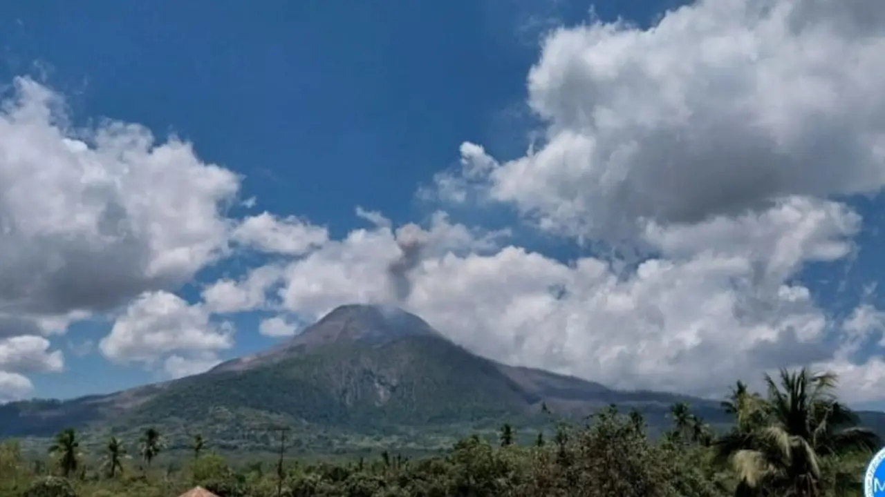 PVMBG Badan Geologi Kementerian ESDM mencatat Gunung Lewotobi Laki-laki kembali erupsi sebanyak tiga kali dalam periode pengamatan 23 September 2025 hingga pukul 12.00 WITA.