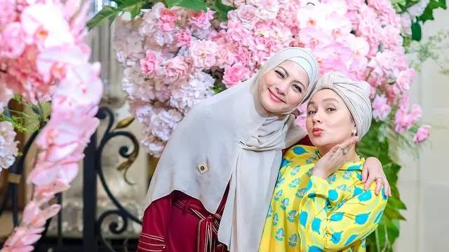 Potret Cantik Cut Keke Berhijab. (instagram/cutkeke_xavier)