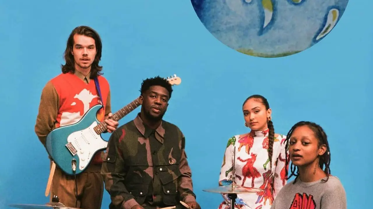 Koleksi All Together Now dari Stella McCartney Jadi Cara Baru Kenang Beatles