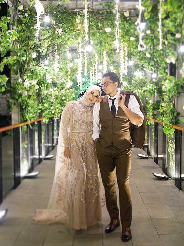 Laudya Cinthia Bella dengan Engku Emran (Sumber: Brilio)