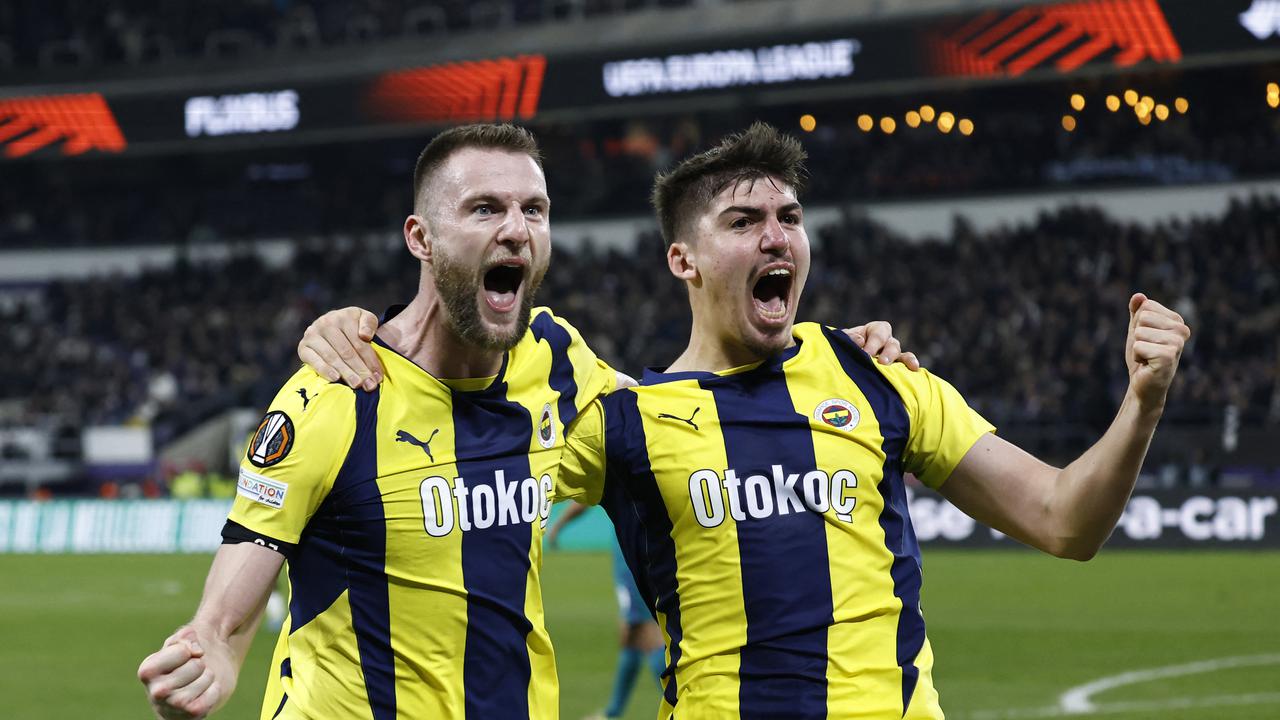 Yusuk Akcicek merayakan gol