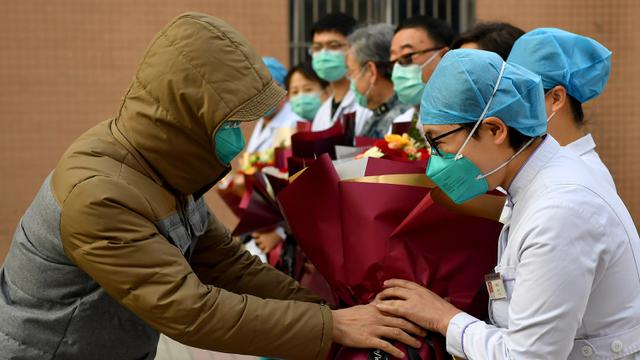 Momen Bahagia Pasien Virus Corona Dinyatakan Sembuh