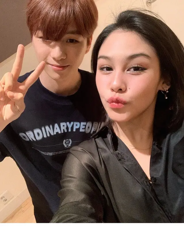 5 Momen Luna Maya dan Vanesha Prescilla saat Interview Kang Daniel, Hebohkan Fans