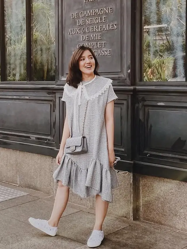 Ify Alyssa Kenakan Mini Dress. [@ifyalyssa]