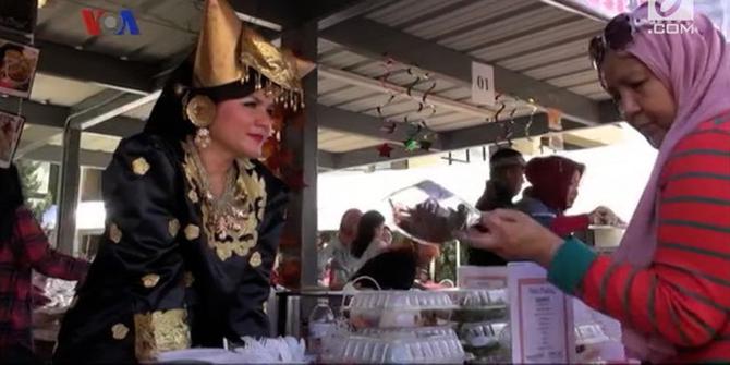 VIDEO: Serunya Warga AS Mencicipi Kuliner Khas Indonesia