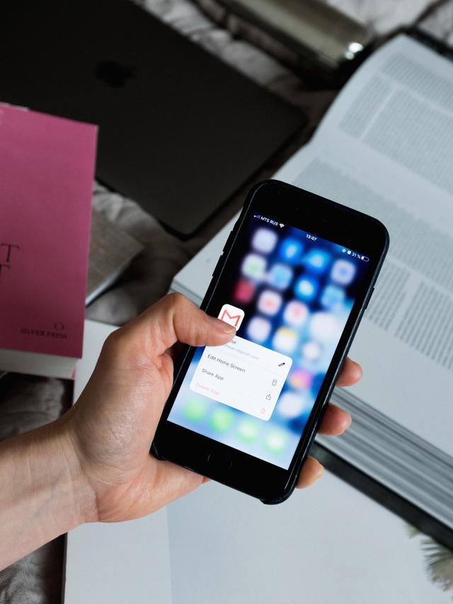 Iseng Cek Spam Email, Wanita Ini Justru Temukan Hal Tak Terduga yang Bikin Auto Kaya