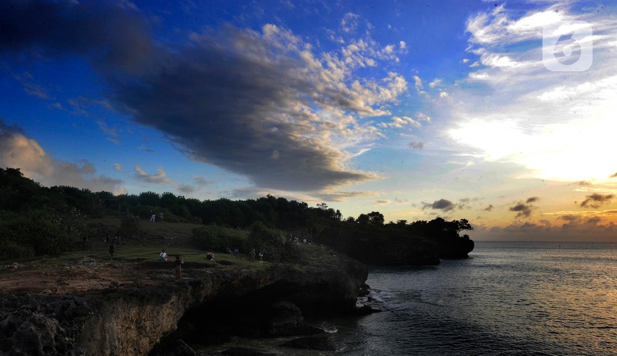 Kawasan pariwisata Bali Selatan yang populer dengan pesona indah alam pantai, ternyata masih ada yang belum tereksplor salah satunya adalah Honeymoon Beach.  (merdeka.com/Arie Basuki)