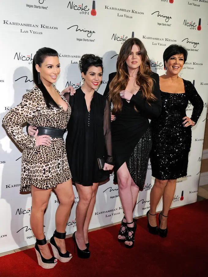 Kim Kardashian, Khloe Kardashian, Kourtney Kardashian, dan Kris Jenner