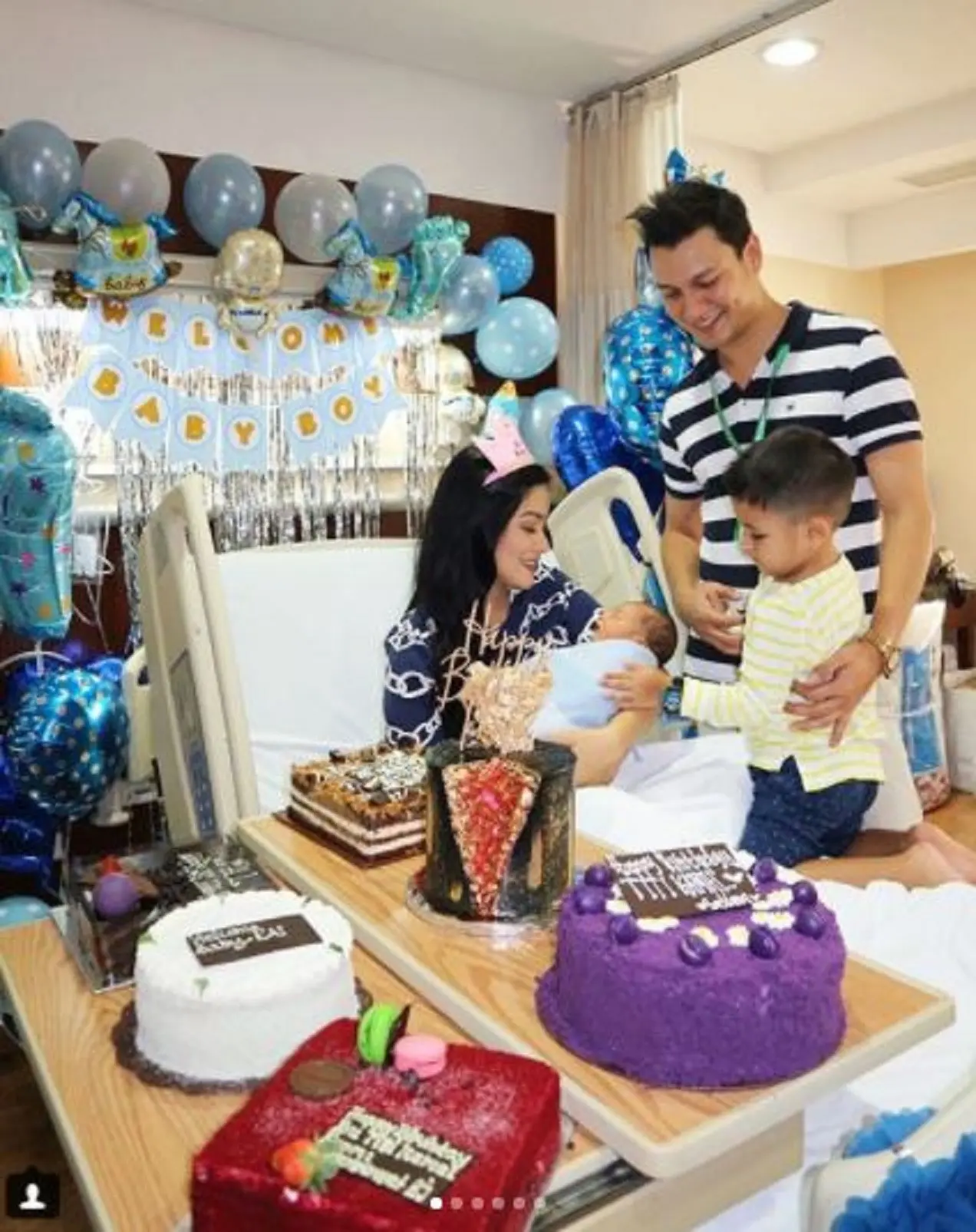 Titi Kamal rayakan ulang tahunnya bersama Christian Sugiono dan putranya, Juna (Instagram/@titi_kamall)