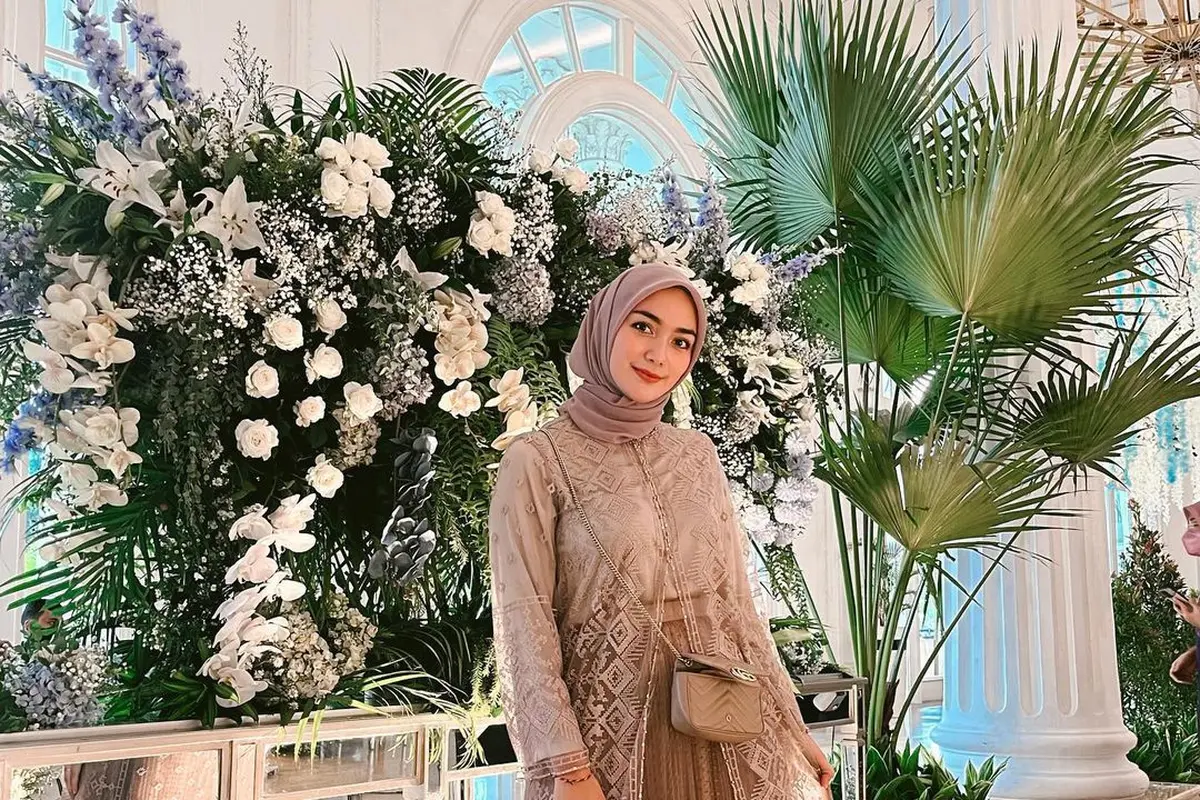 Inspirasi Busana Pesta Hijab Kekinian