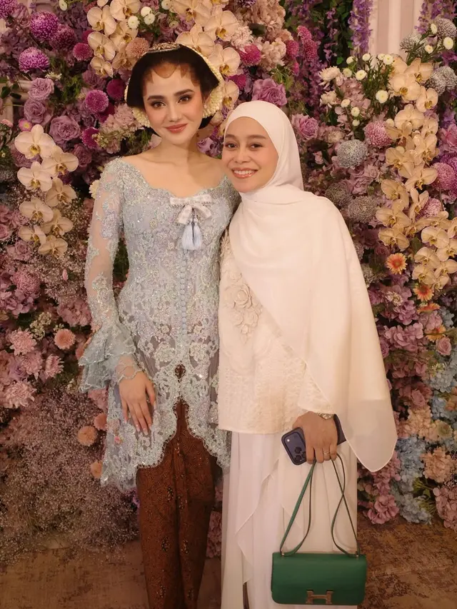 Lesti Kejora Hadir di Siraman dan Pengajian Syifa Hadju. [@lestikejora]