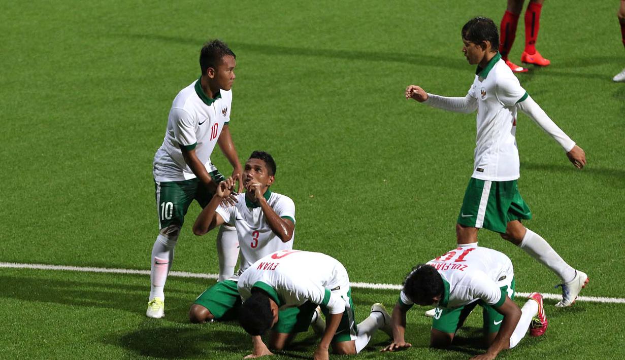 Ekspresi Muhammad Abduh Lestaluhu (3) setelah encetak gol pertama Indonesia U-23.  (Bola.com/Arief Bagus)