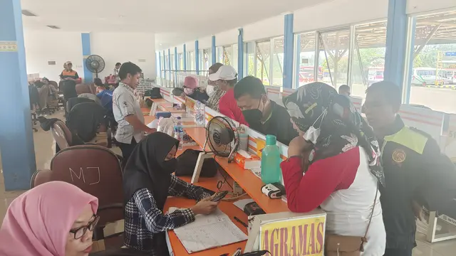 Jumlah penumpang di Terminal Jatijajar melonjak pada musim libur Nataru 2023