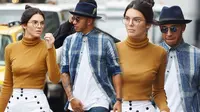 Lewis Hamilton tertangkap kamera sedang berjalan-jalan bersama dengan Kendall Jenner di New York.