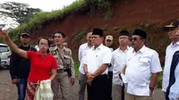 Sudrajat ke Lokasi Longsor, Syaikhu Temui Tokoh Perempuan