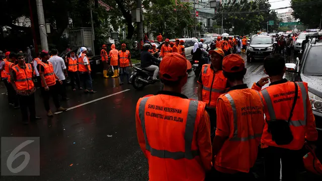 20161202-Petugas Kebersihan Dikerahkan dalam Aksi Damai-Jakarta