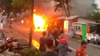 Kebakaran Kios Bensin di Sukabumi Picu Kemacetan Panjang di Jalan Desa