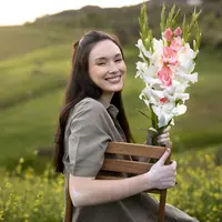Menjadi seorang perempuan adalah anugerah yang patut dibanggakan karena memiliki banyak kehebatan didalamnya. (Foto: Freepik/freepik)