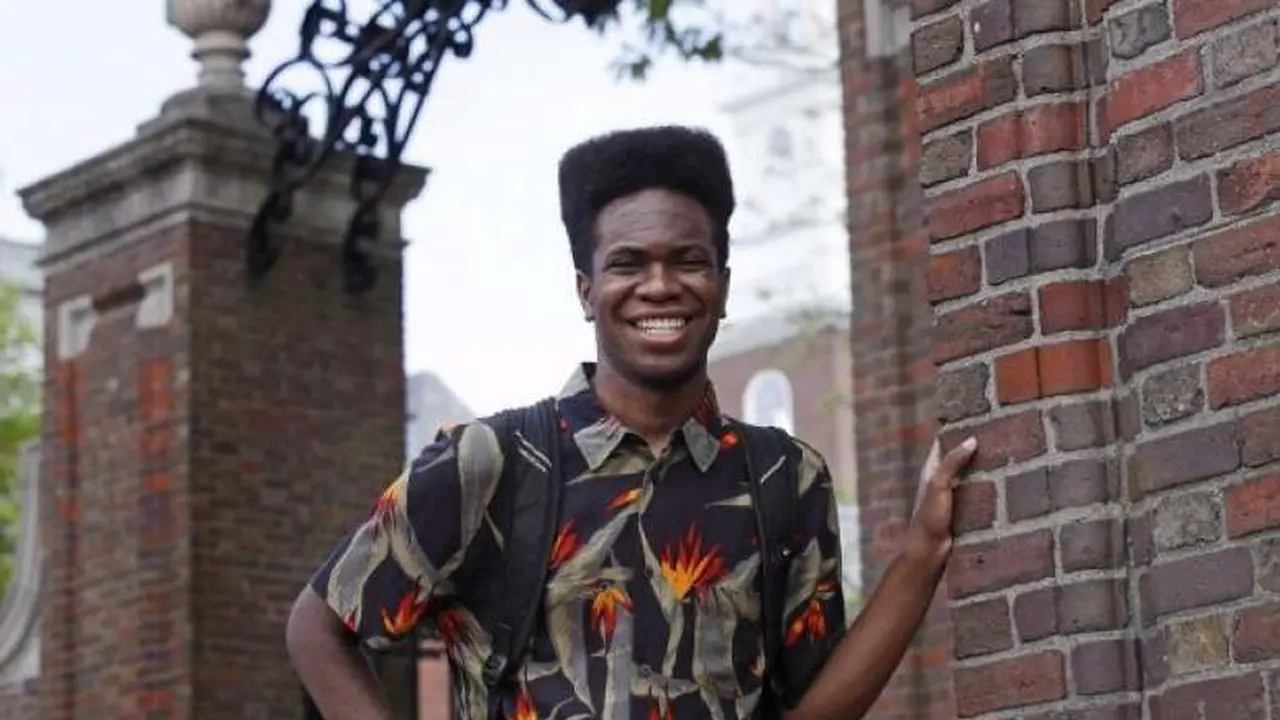 Mahasiswa perguruan tinggi Harvard Obasi Shaw 