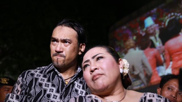 [Bintang] Nunung dan Suami